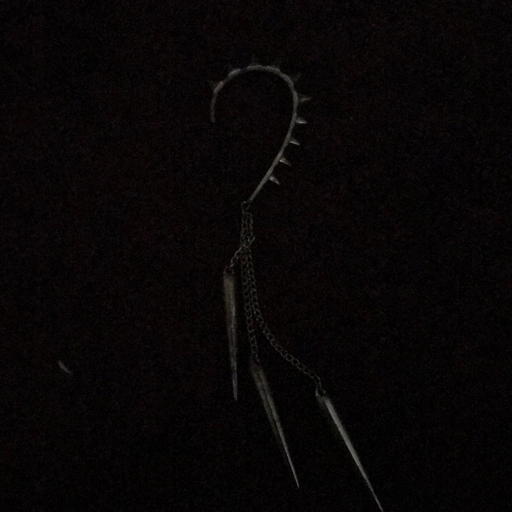 Spiked dangly ear cuff